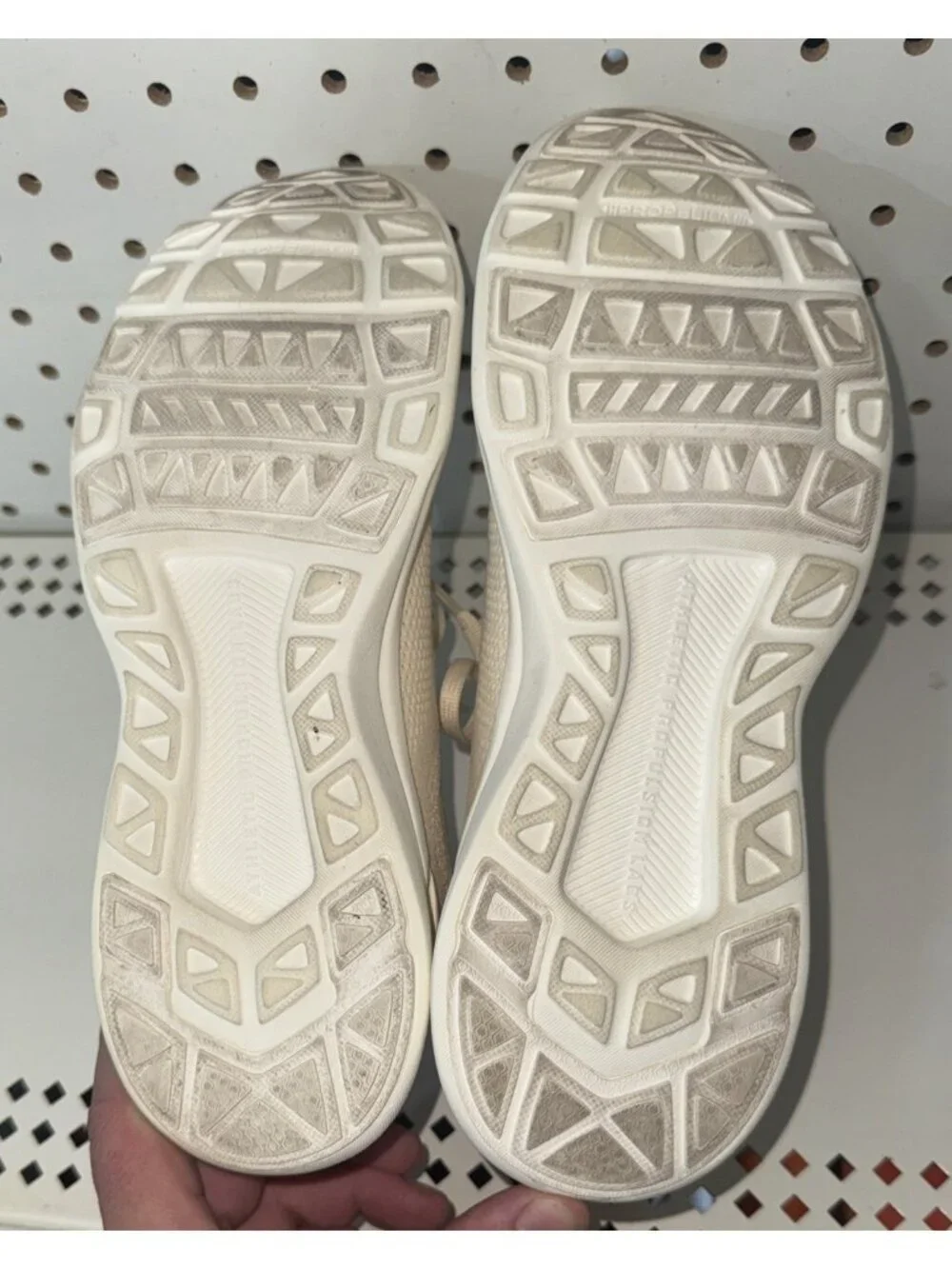 APL Techloom Breeze Womens Athletic Running Shoes Size 9 Cream White